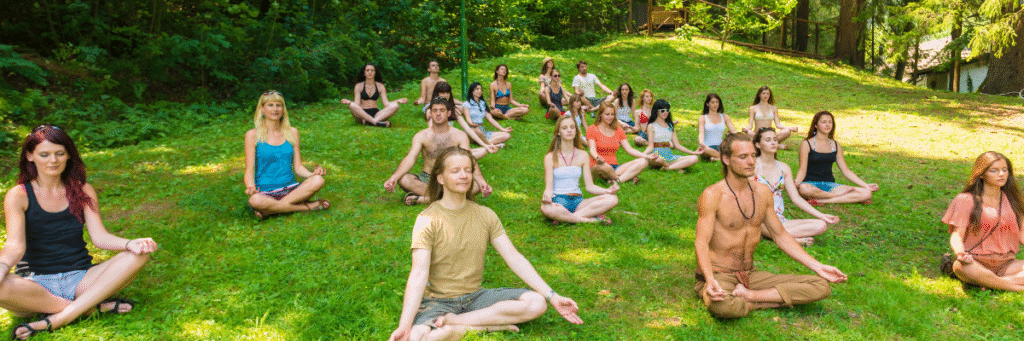 Parkta Yoga: Sessizliğin İçinde Esnemek